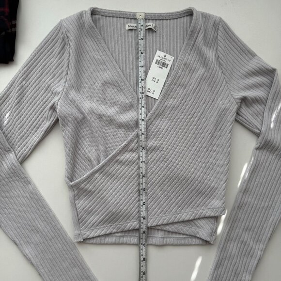 Abercrombie and Fitch Women's Bundle - Picture 4 of 12